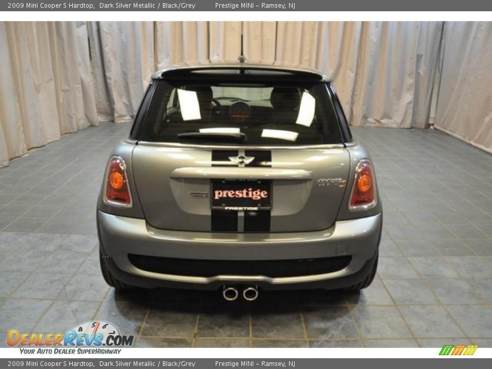 2009 Mini Cooper S Hardtop Dark Silver Metallic / Black/Grey Photo #19