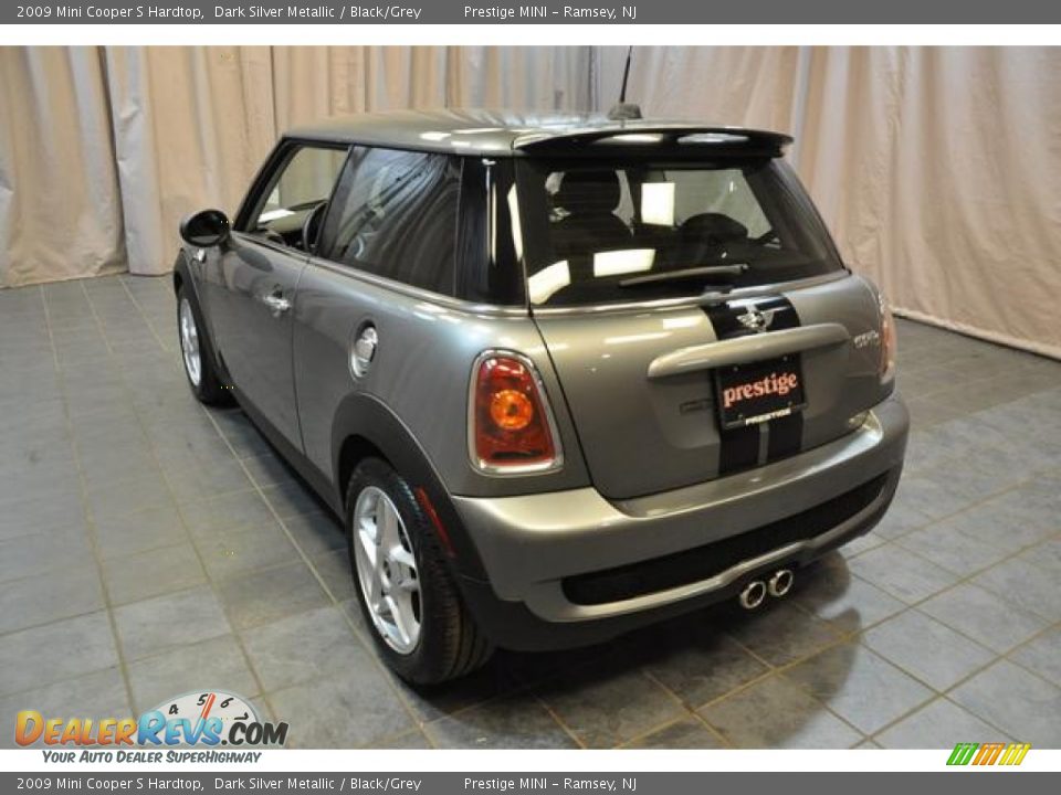 2009 Mini Cooper S Hardtop Dark Silver Metallic / Black/Grey Photo #21