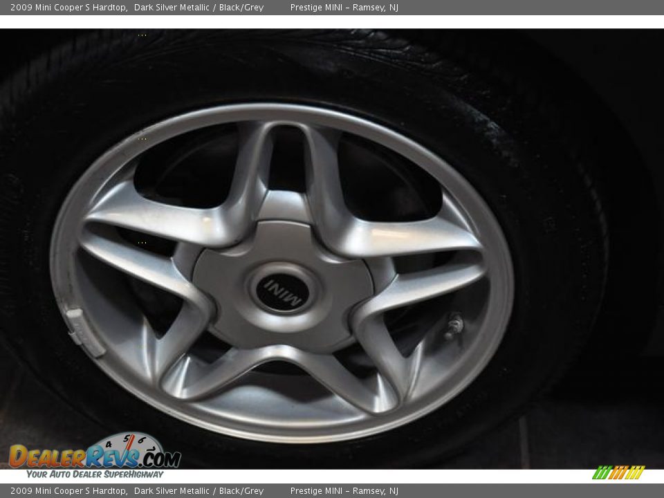 2009 Mini Cooper S Hardtop Dark Silver Metallic / Black/Grey Photo #24