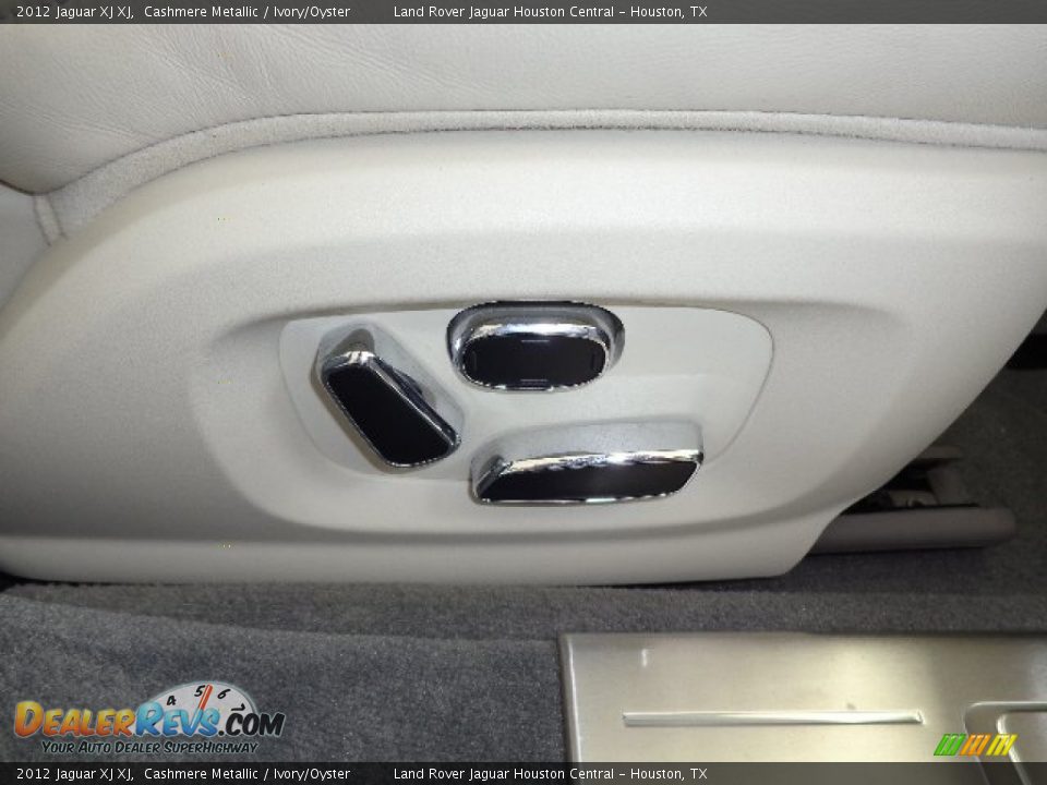 2012 Jaguar XJ XJ Cashmere Metallic / Ivory/Oyster Photo #18