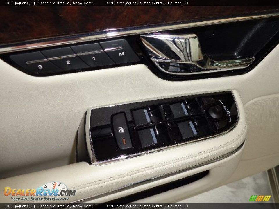 2012 Jaguar XJ XJ Cashmere Metallic / Ivory/Oyster Photo #26