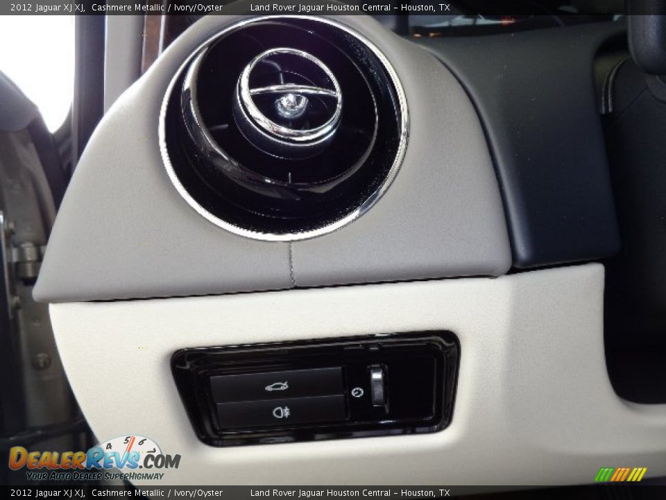 2012 Jaguar XJ XJ Cashmere Metallic / Ivory/Oyster Photo #28