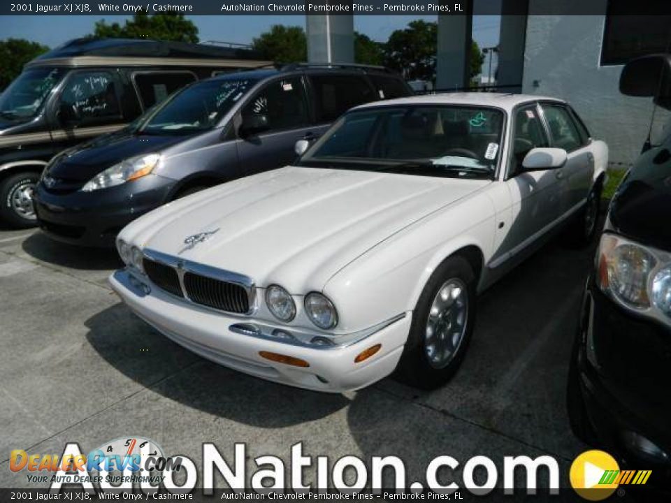 2001 Jaguar XJ XJ8 White Onyx / Cashmere Photo #1