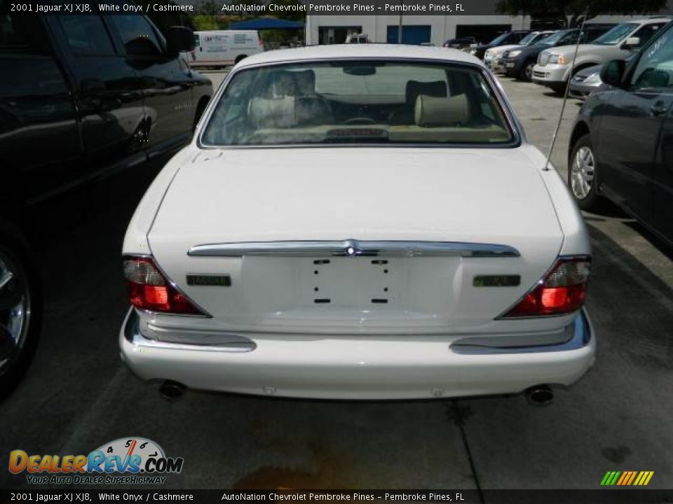 2001 Jaguar XJ XJ8 White Onyx / Cashmere Photo #3