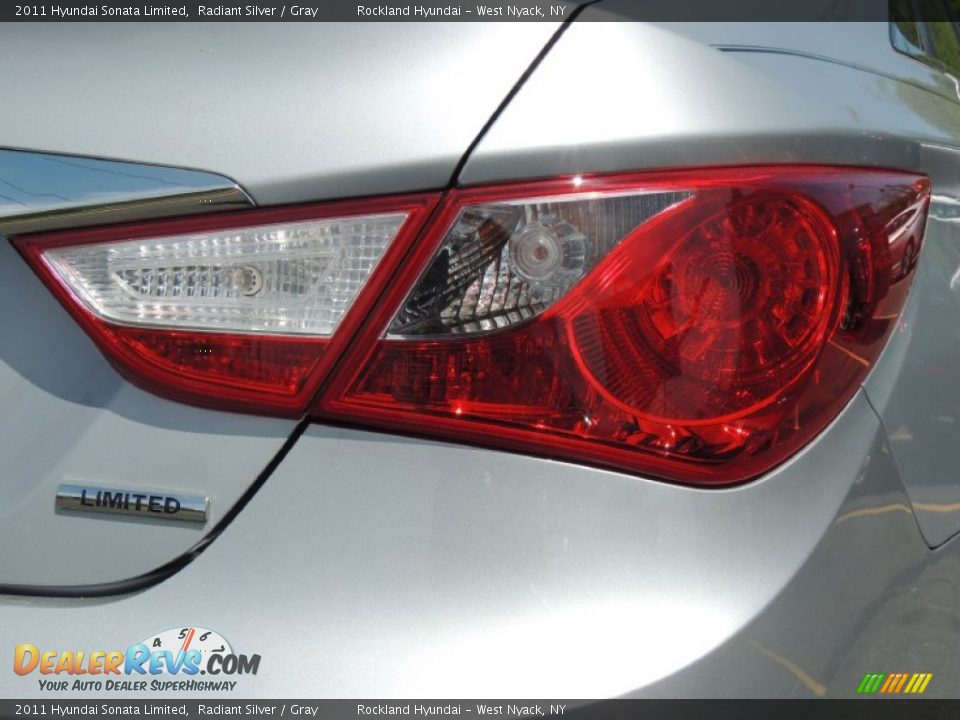 2011 Hyundai Sonata Limited Radiant Silver / Gray Photo #22