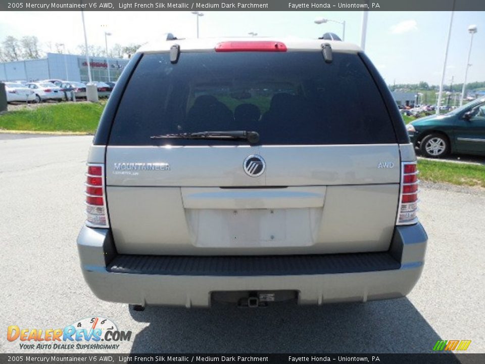 2005 Mercury Mountaineer V6 AWD Light French Silk Metallic / Medium Dark Parchment Photo #3