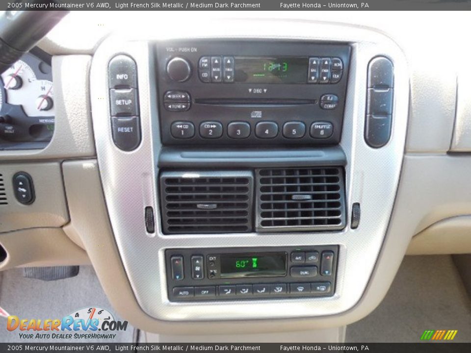 2005 Mercury Mountaineer V6 AWD Light French Silk Metallic / Medium Dark Parchment Photo #14