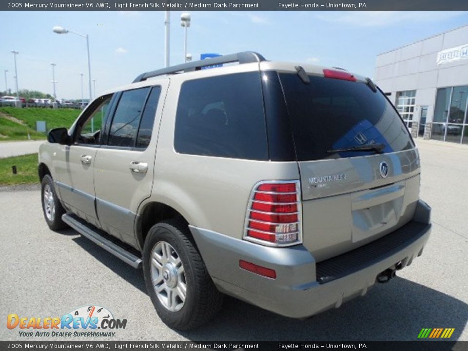 2005 Mercury Mountaineer V6 AWD Light French Silk Metallic / Medium Dark Parchment Photo #17