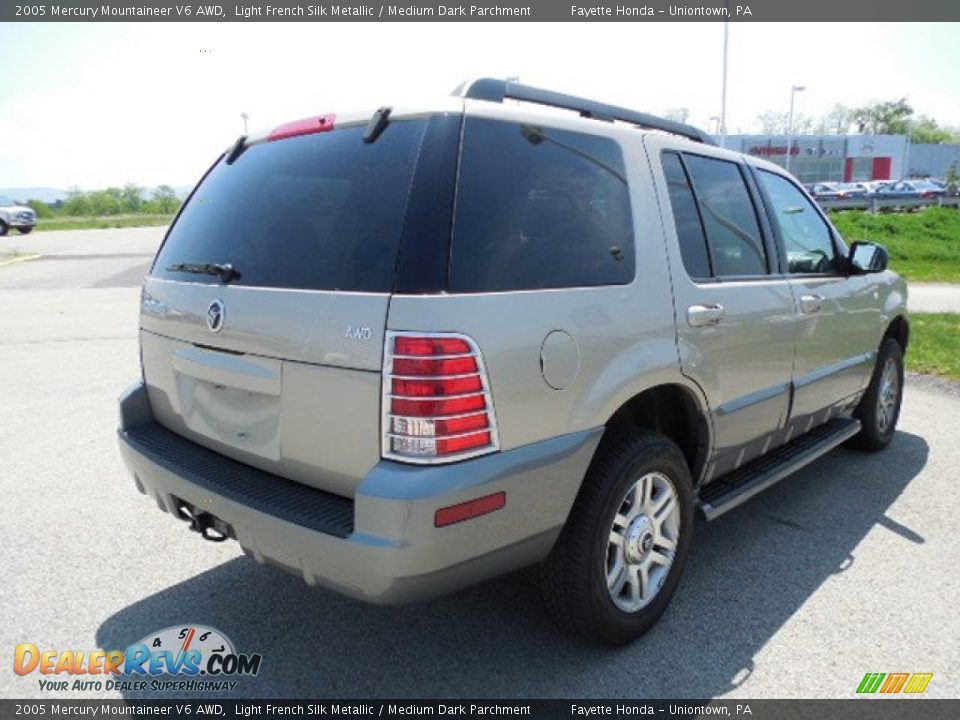 2005 Mercury Mountaineer V6 AWD Light French Silk Metallic / Medium Dark Parchment Photo #18
