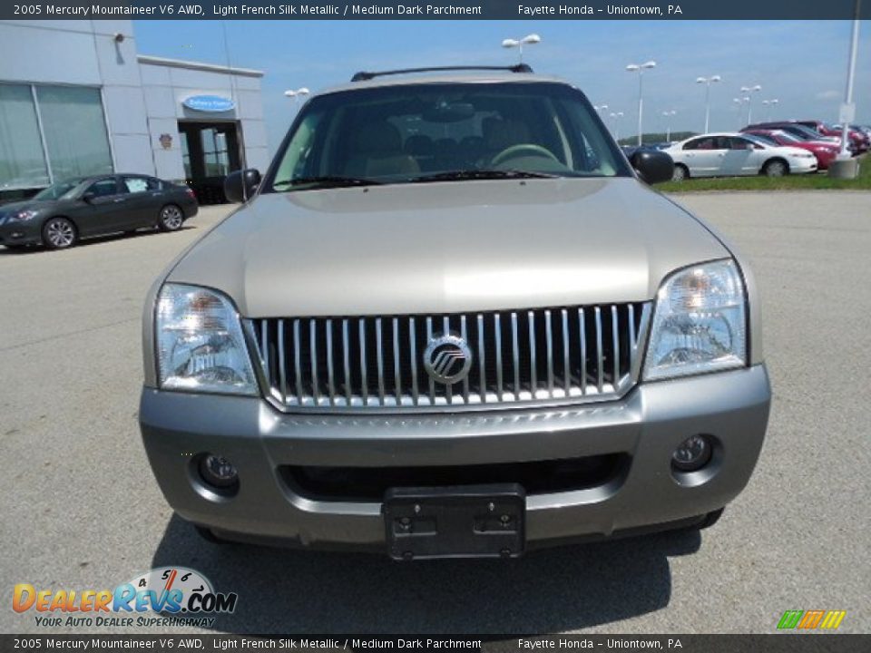 2005 Mercury Mountaineer V6 AWD Light French Silk Metallic / Medium Dark Parchment Photo #19