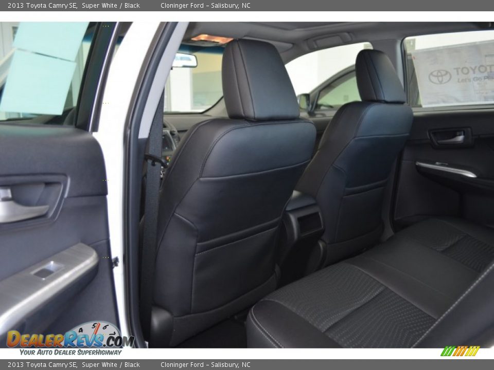 2013 Toyota Camry SE Super White / Black Photo #7