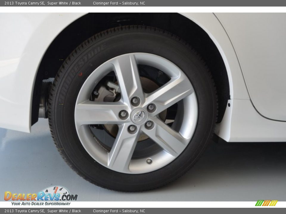 2013 Toyota Camry SE Super White / Black Photo #9