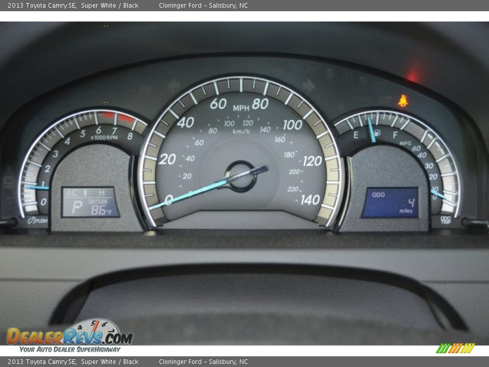 2013 Toyota Camry SE Super White / Black Photo #15