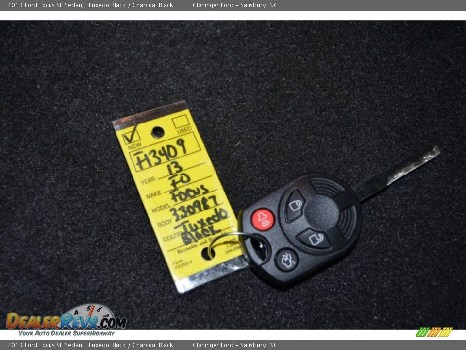 2013 Ford Focus SE Sedan Tuxedo Black / Charcoal Black Photo #20