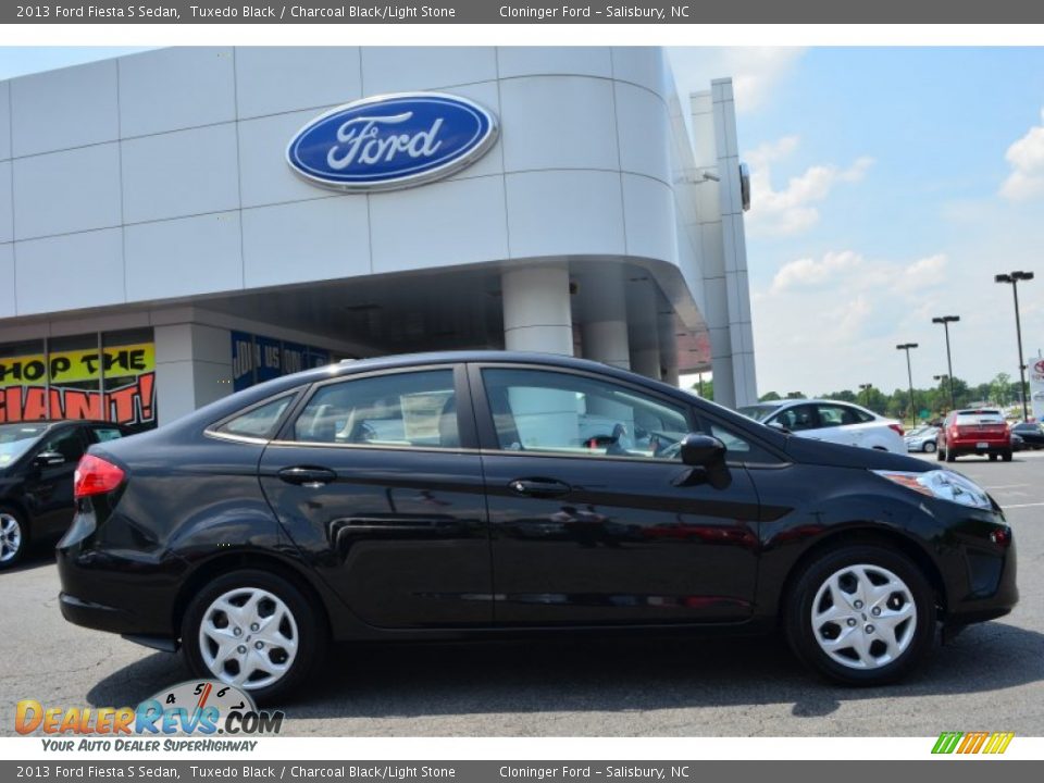 2013 Ford Fiesta S Sedan Tuxedo Black / Charcoal Black/Light Stone Photo #2