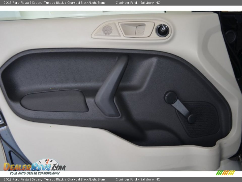 2013 Ford Fiesta S Sedan Tuxedo Black / Charcoal Black/Light Stone Photo #4