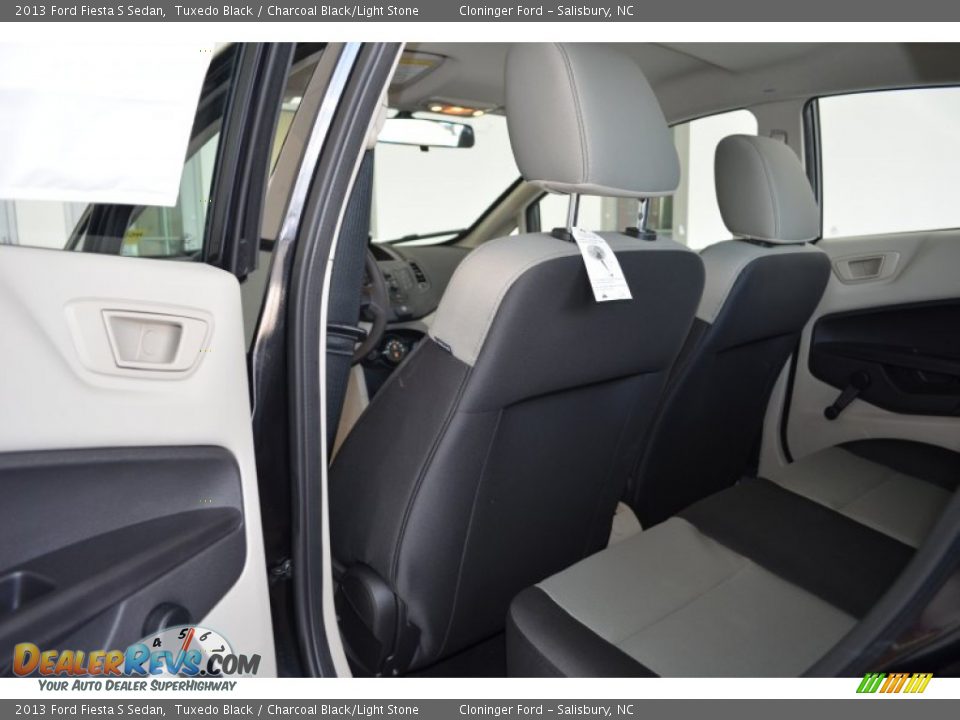 2013 Ford Fiesta S Sedan Tuxedo Black / Charcoal Black/Light Stone Photo #7