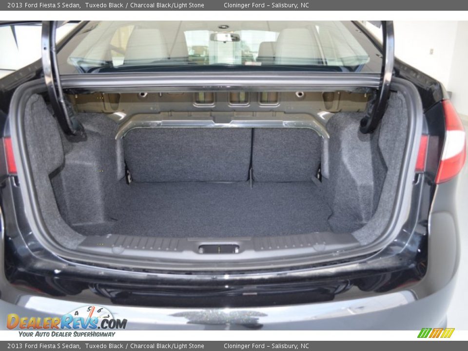 2013 Ford Fiesta S Sedan Tuxedo Black / Charcoal Black/Light Stone Photo #8