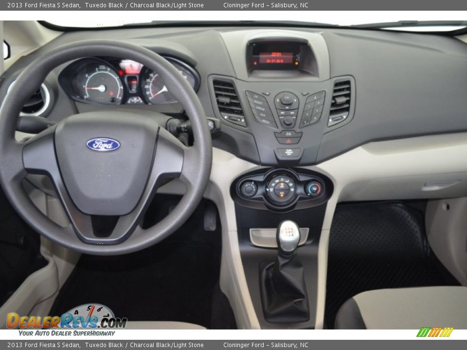2013 Ford Fiesta S Sedan Tuxedo Black / Charcoal Black/Light Stone Photo #10