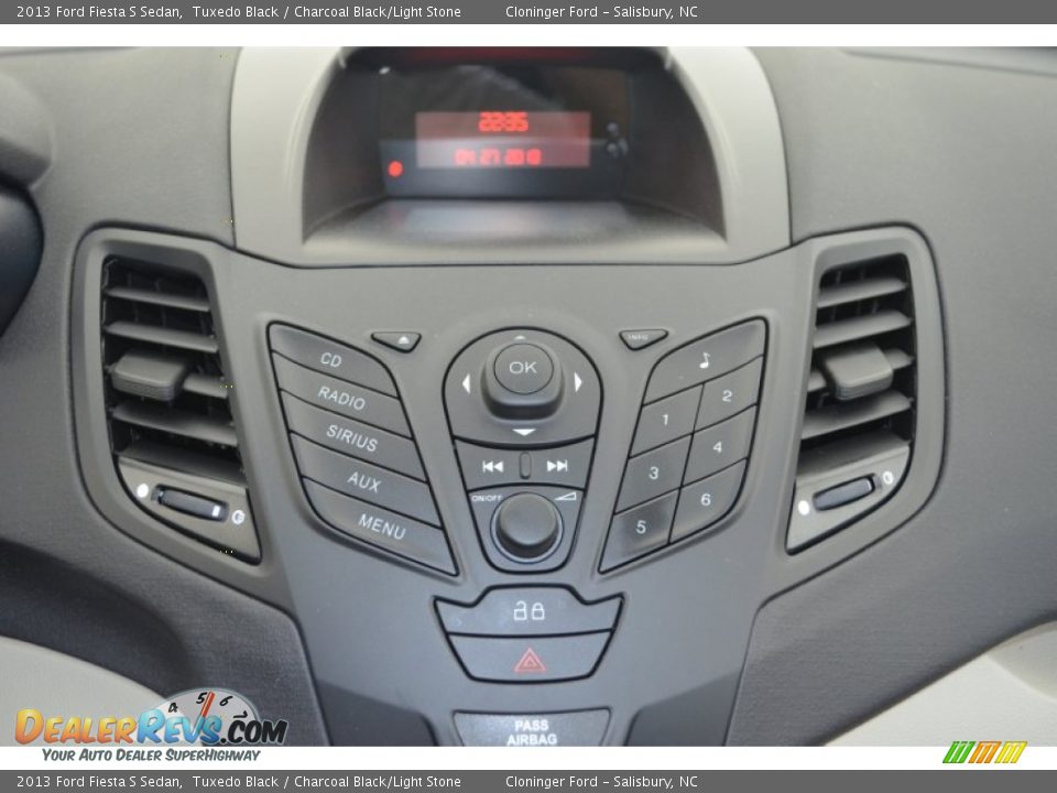 2013 Ford Fiesta S Sedan Tuxedo Black / Charcoal Black/Light Stone Photo #13