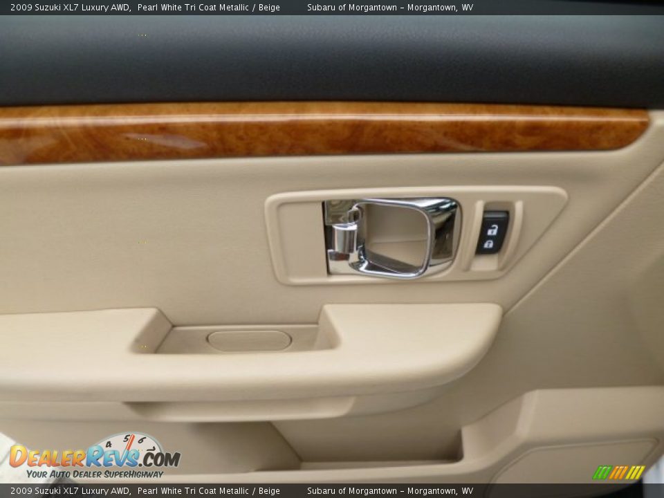 2009 Suzuki XL7 Luxury AWD Pearl White Tri Coat Metallic / Beige Photo #17