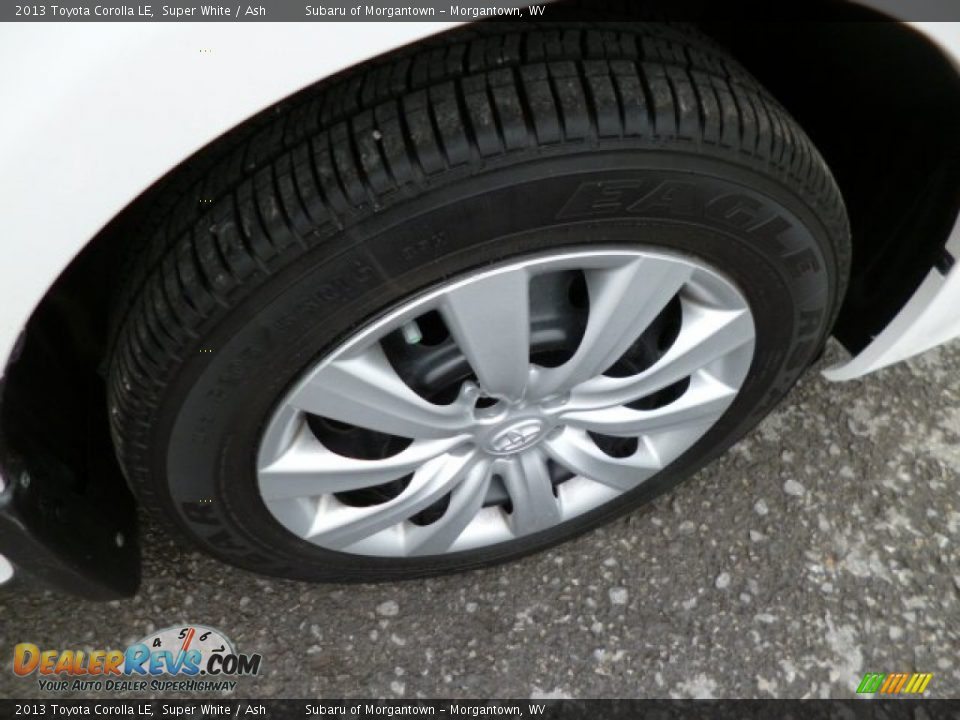 2013 Toyota Corolla LE Super White / Ash Photo #13