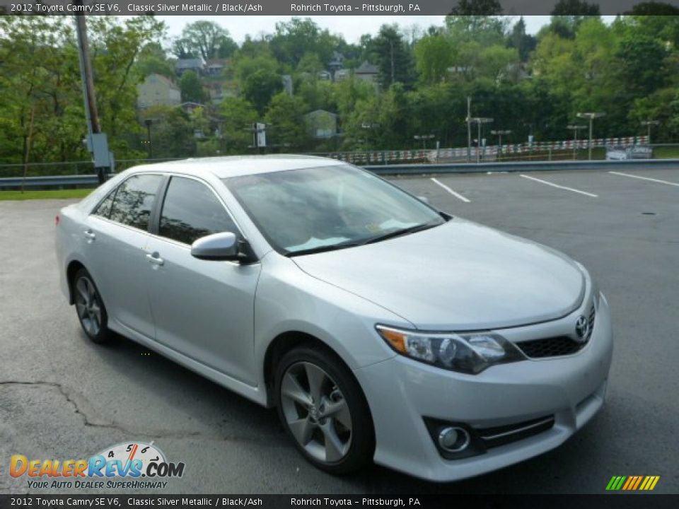Front 3/4 View of 2012 Toyota Camry SE V6 Photo #1