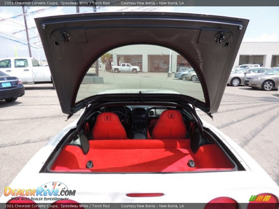 2001 Chevrolet Corvette Coupe Speedway White / Torch Red Photo #4