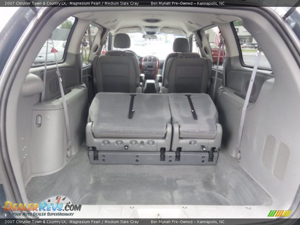 2007 Chrysler Town & Country LX Magnesium Pearl / Medium Slate Gray Photo #9