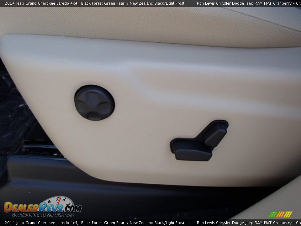 2014 Jeep Grand Cherokee Laredo 4x4 Black Forest Green Pearl / New Zealand Black/Light Frost Photo #15