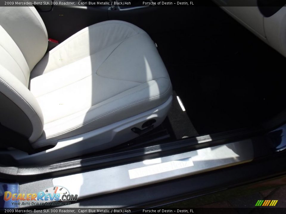 2009 Mercedes-Benz SLK 300 Roadster Capri Blue Metallic / Black/Ash Photo #18