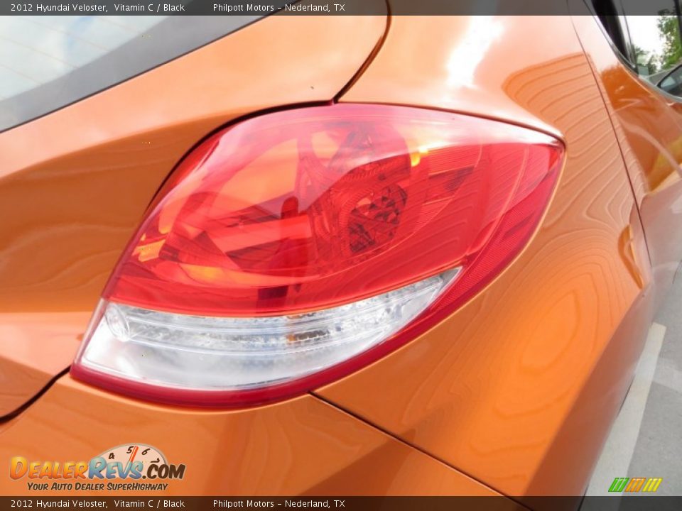 2012 Hyundai Veloster Vitamin C / Black Photo #17