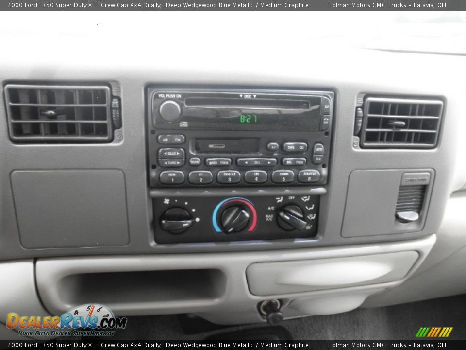 Controls of 2000 Ford F350 Super Duty XLT Crew Cab 4x4 Dually Photo #9