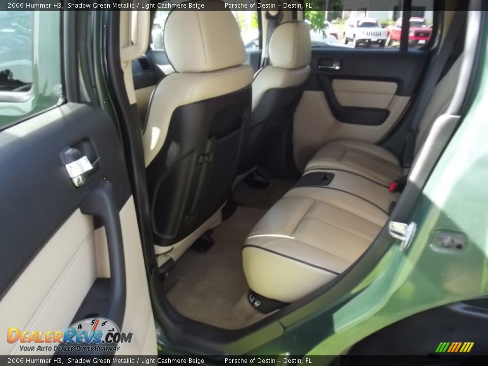 Rear Seat of 2006 Hummer H3  Photo #14