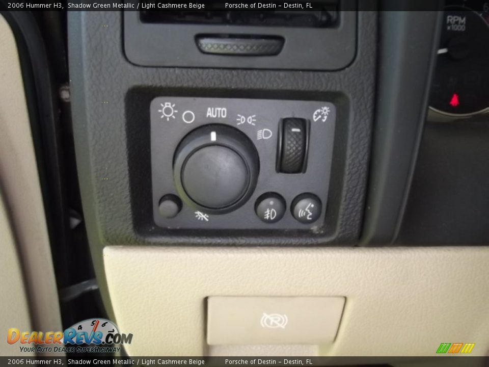 Controls of 2006 Hummer H3  Photo #18