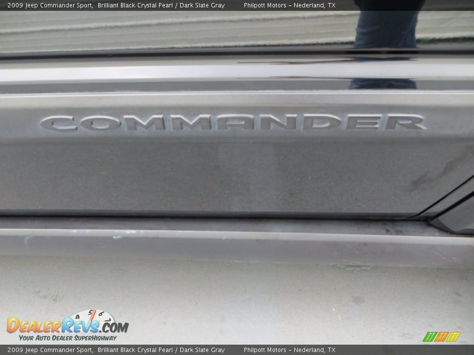 2009 Jeep Commander Sport Brilliant Black Crystal Pearl / Dark Slate Gray Photo #17