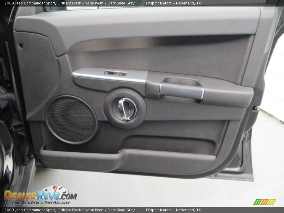 2009 Jeep Commander Sport Brilliant Black Crystal Pearl / Dark Slate Gray Photo #26