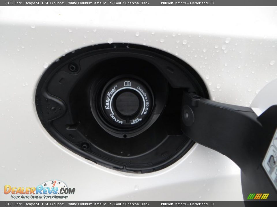 2013 Ford Escape SE 1.6L EcoBoost White Platinum Metallic Tri-Coat / Charcoal Black Photo #17