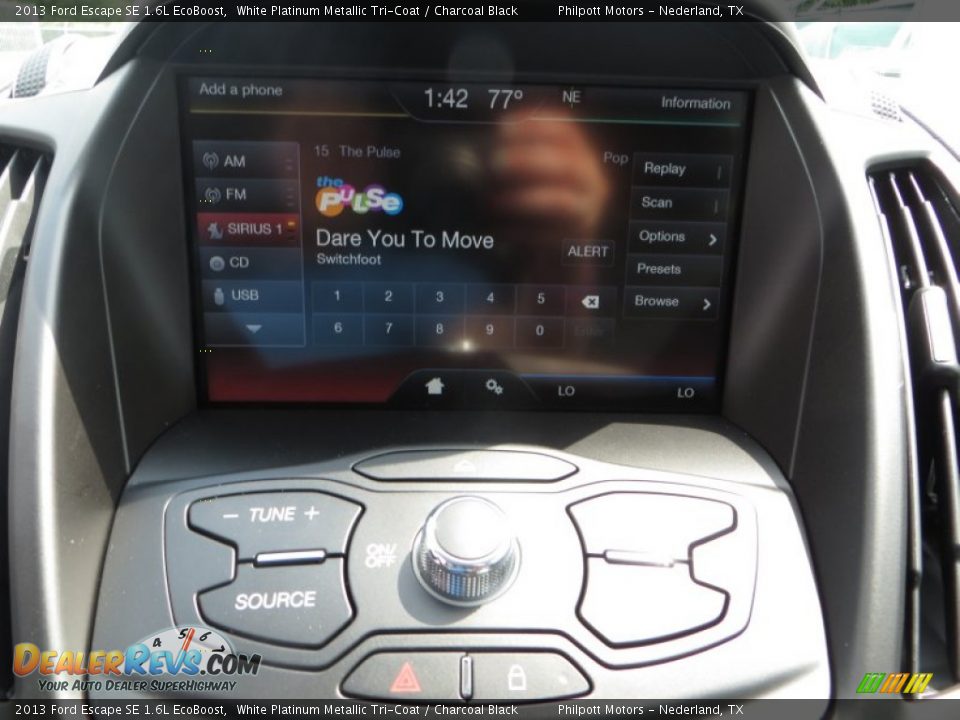 2013 Ford Escape SE 1.6L EcoBoost White Platinum Metallic Tri-Coat / Charcoal Black Photo #29