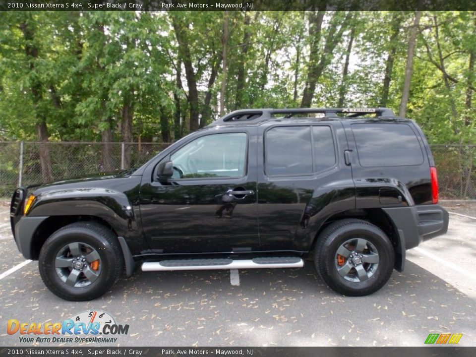 2010 Nissan Xterra S 4x4 Super Black / Gray Photo #2
