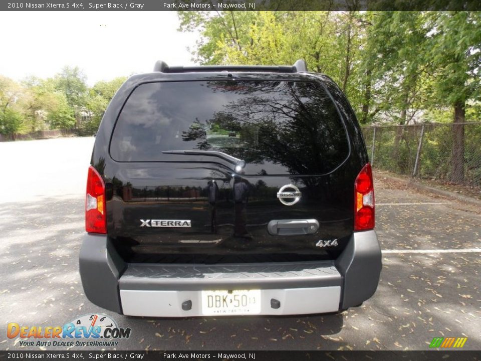 2010 Nissan Xterra S 4x4 Super Black / Gray Photo #4