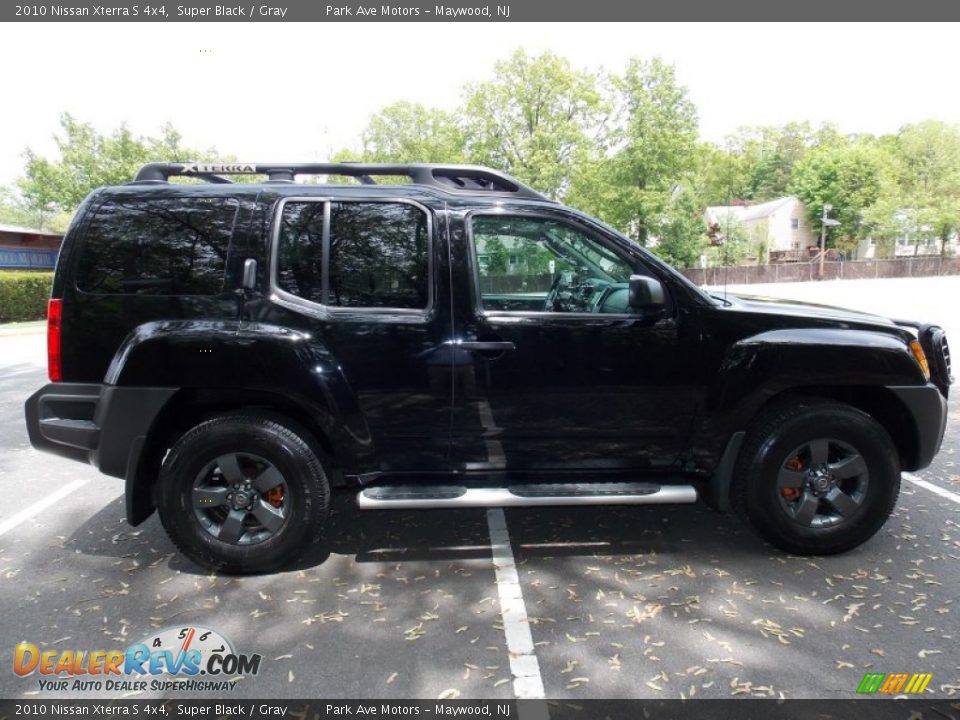 2010 Nissan Xterra S 4x4 Super Black / Gray Photo #6