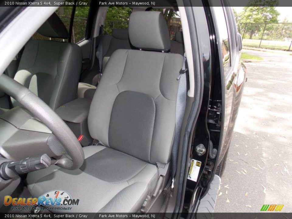 2010 Nissan Xterra S 4x4 Super Black / Gray Photo #10