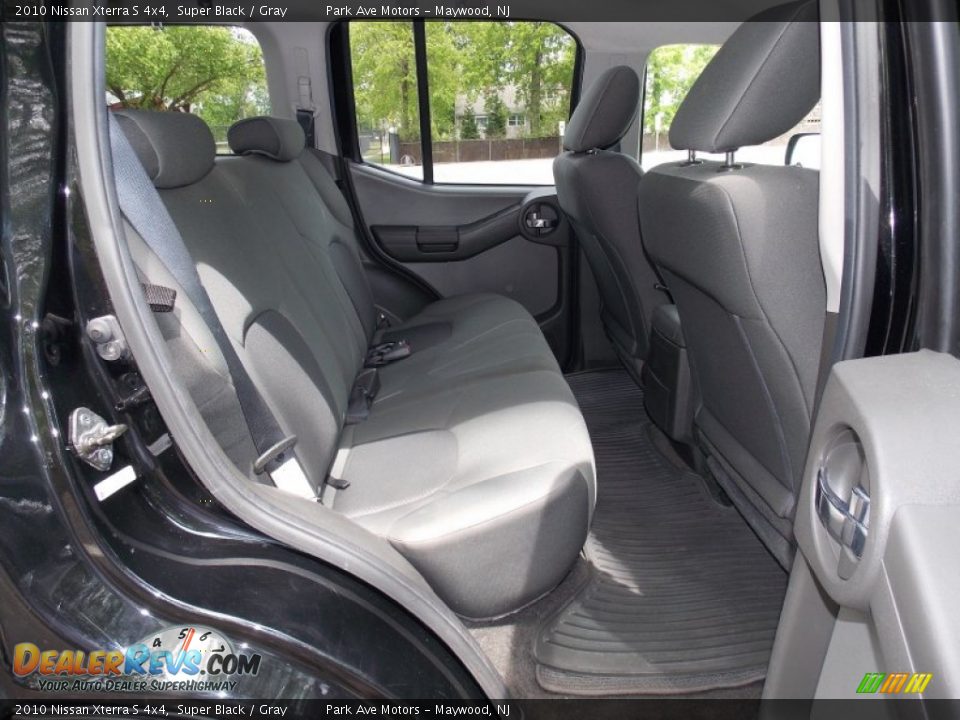 2010 Nissan Xterra S 4x4 Super Black / Gray Photo #21