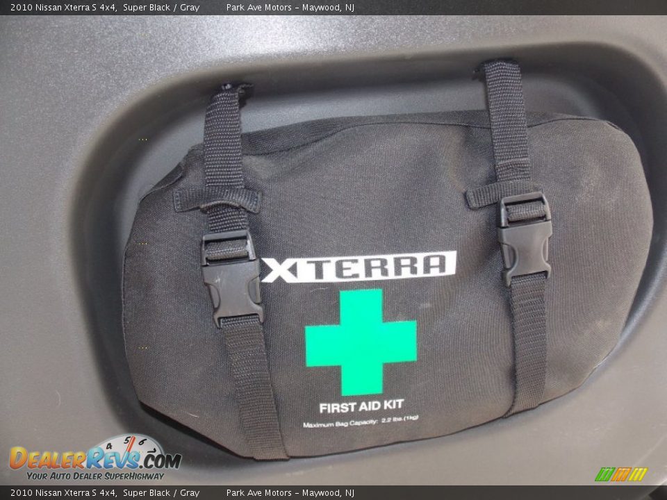 2010 Nissan Xterra S 4x4 Super Black / Gray Photo #24