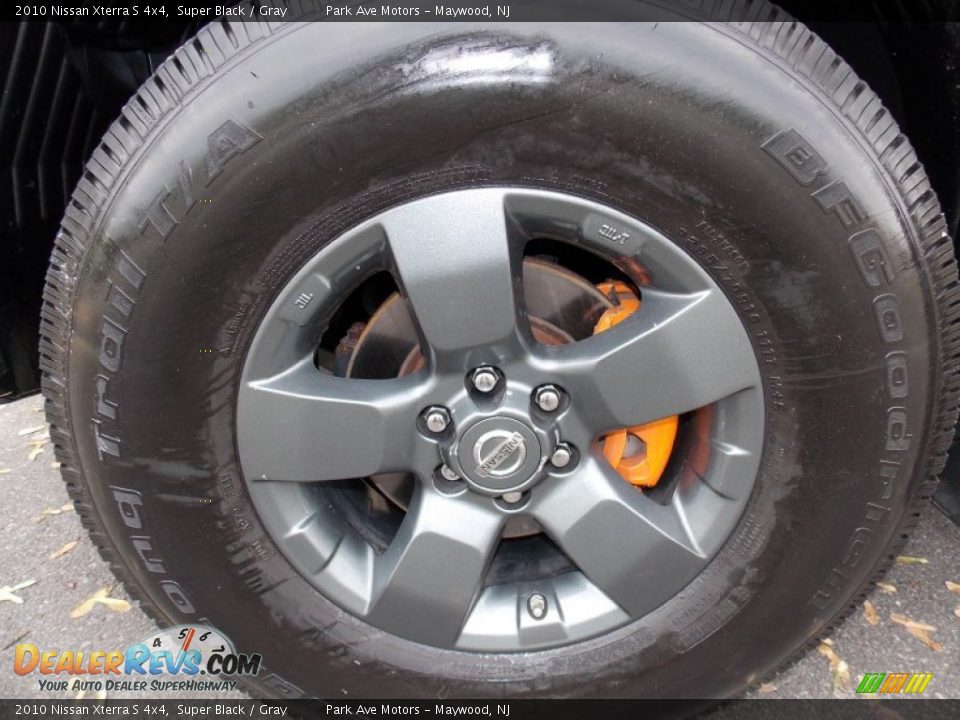 2010 Nissan Xterra S 4x4 Super Black / Gray Photo #25