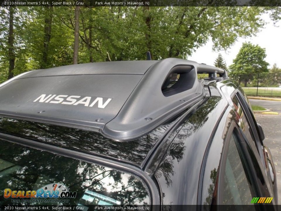 2010 Nissan Xterra S 4x4 Super Black / Gray Photo #27