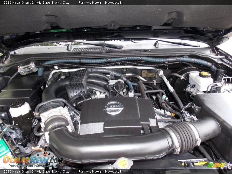 2010 Nissan Xterra S 4x4 Super Black / Gray Photo #28