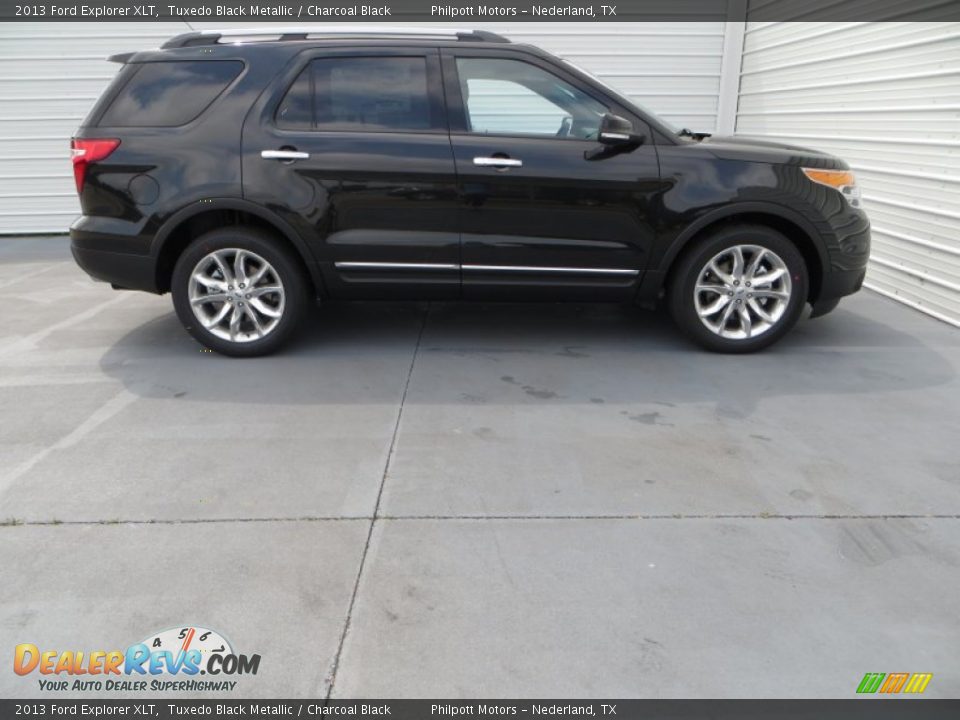 2013 Ford Explorer XLT Tuxedo Black Metallic / Charcoal Black Photo #3
