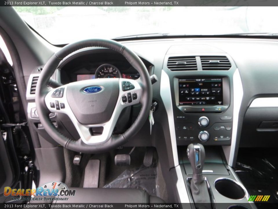 2013 Ford Explorer XLT Tuxedo Black Metallic / Charcoal Black Photo #26